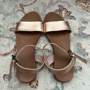 Universal thread rose gold sandals